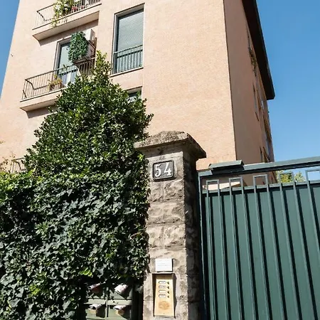 Shortstays Luxury Attic Apartment Milan