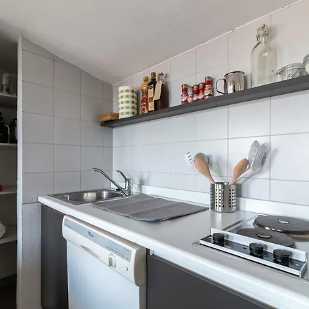 Shortstays Luxury Attic Apartment *